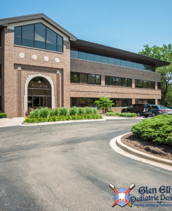 Outside view of Glen Ellyn pediatric dental office